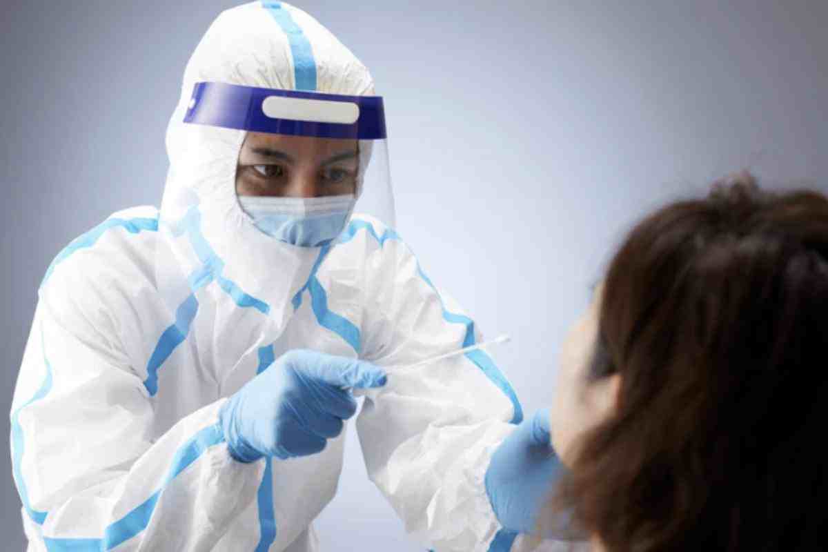 Un virus nuovo, o che ha subito mutazioni significative, non ha una storia alle spalle. Non esistono fallimenti precedenti