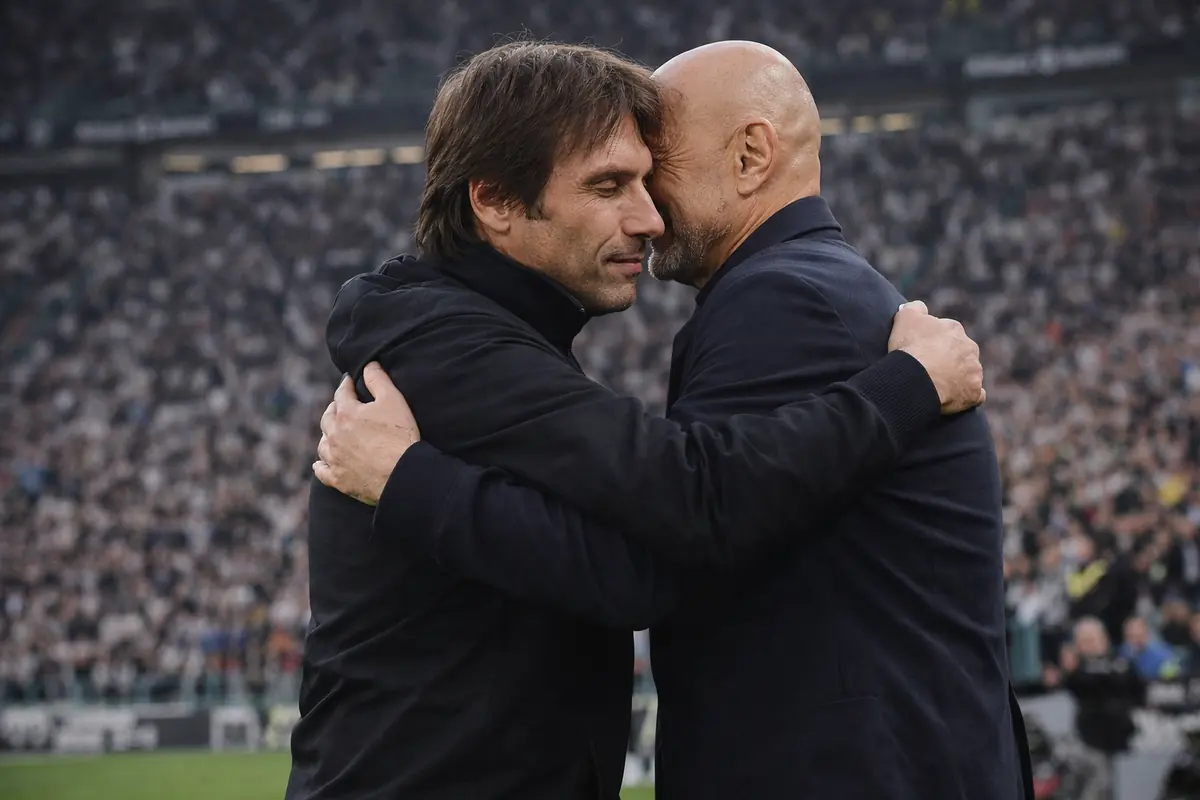 Abbraccio tra Conte e Spalletti